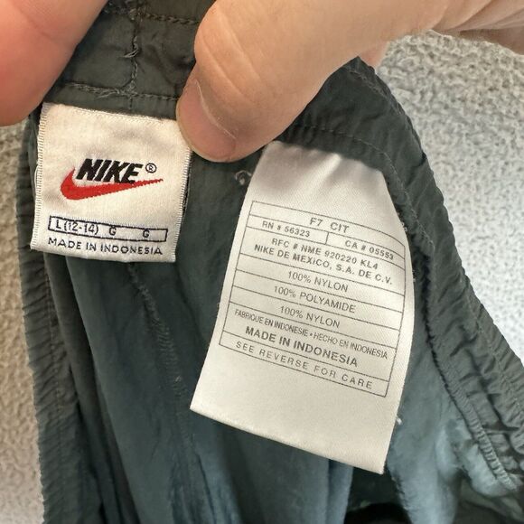 Vintage Nike Pants Mens L Green Nylon Lightweight Track Jogger Windbreaker - Picture 7 of 7